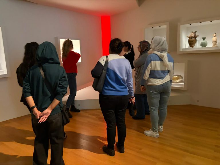 Besuch unserer Frauengruppe im Museum Angewandte Kunst Frankfurt